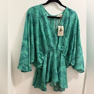 Easel Green Leaf Print Women's Top